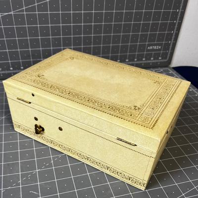 2 Vintage Jewelry Boxes 