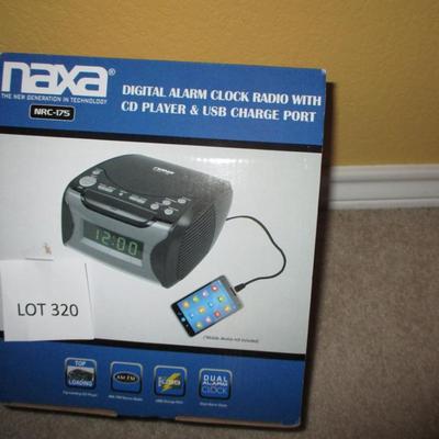 Stereo Alarm Clock/Naxa Digital Alarm Clock