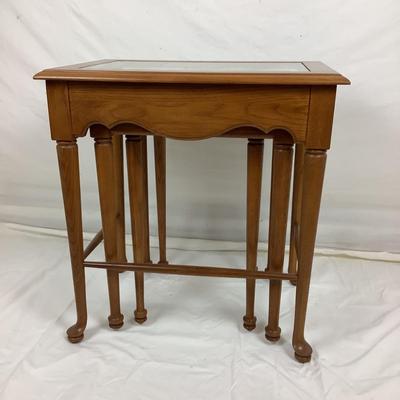 6186 Vintage Oak Set of 3 Nesting Tables with Glass Top