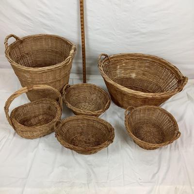 Lot. 6187. Assortment of Baskets