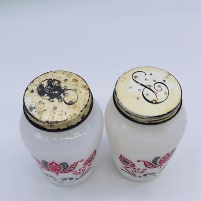 ANCHOR HOCKING ~ Fire King ~ Modern Tulip ~ Salt & Pepper