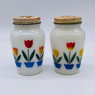 ANCHOR HOCKING ~ Fire King ~Tulip ~ Salt & Pepper