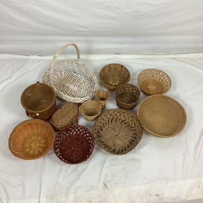 Lot. 6192. Assortment of Baskets