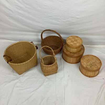 Lot. 6193. Assortment of Baskets