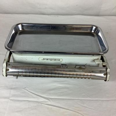 Lot.6204. Vintage Stube Kitchen Scale