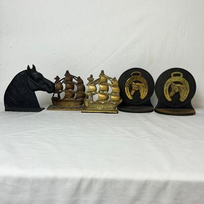 Lot.6205. Assortment of Bookends Horses and Ships