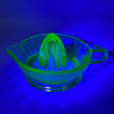 Vintage Uranium Glass Juicer ~ *Read Details