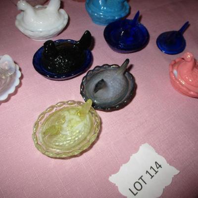 Miniature Glass Nesting Hens