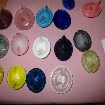 Miniature Glass Nesting Hens