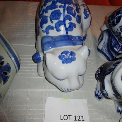 Ceramic Blue/White Animal Decor