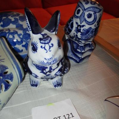 Ceramic Blue/White Animal Decor