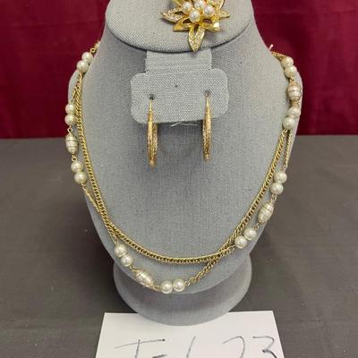 Necklace, earrings and broach