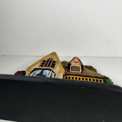 Brandywine Collectibles Stone cast 1971 Cottage