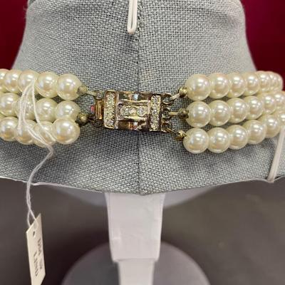 Necklace and broach