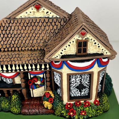 Brandywine Collectibles Stone cast 4th of July Cottage