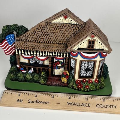 Brandywine Collectibles Stone cast 4th of July Cottage