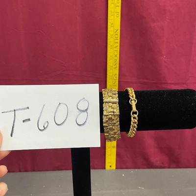 2 bracelets