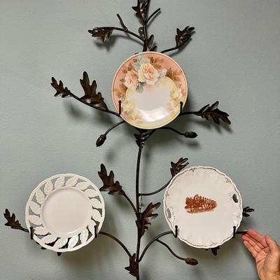 Plate Rack - Black Metal branch with leaves home decor sign