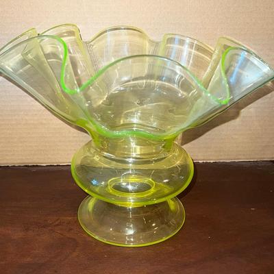 Lot TTT Vaseline Hand Blown Art Glass Vase Ruffled Edge Flared & Crimped