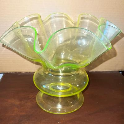 Lot TTT Vaseline Hand Blown Art Glass Vase Ruffled Edge Flared & Crimped