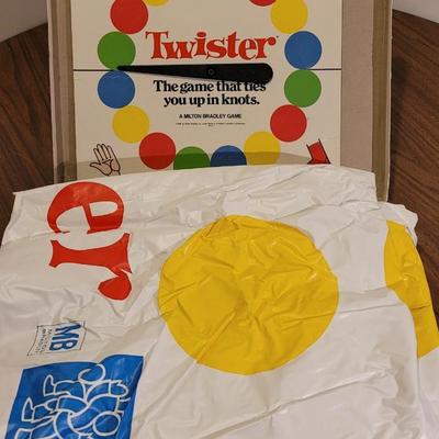 Lot 7: Vintage Twister Game