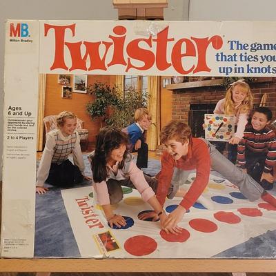Lot 7: Vintage Twister Game