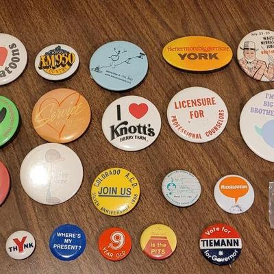Lot 15: Vintage Buttons & Pins (#2)