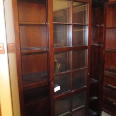 Mahogany Wooden bookshelf