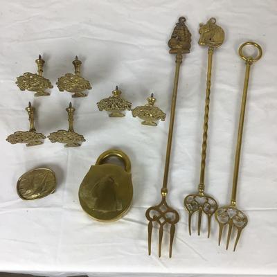 6207 Assortment of Brass Curtain Ties/Toasting Forks/Belt Buckle/Ashtray