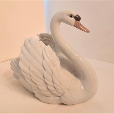 Lot #13  LLADRO Swan