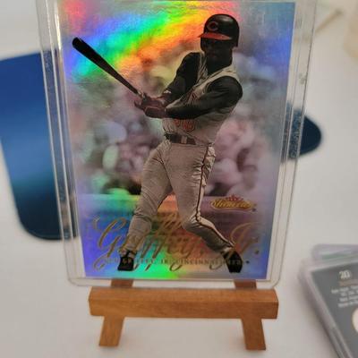 2000 Fleer Showcase Ken Griffey Jr.