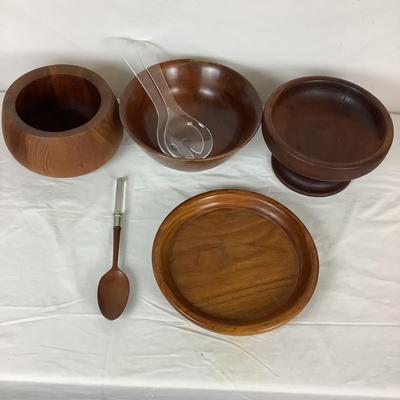 6209 Assortment of Wood/Teak Kitchen Dishes