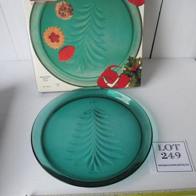 Indiana Glass Co Christmas Tree Serving Tray in Box