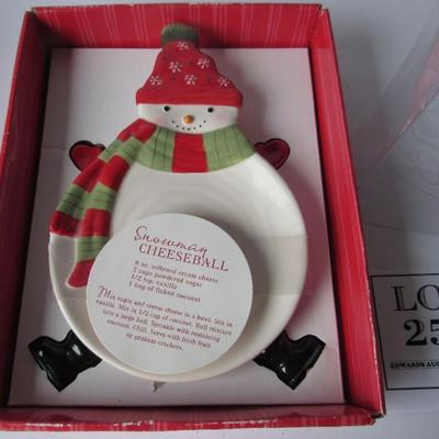 Hallmark Cute Snowman Cheeseball Tray and 4 Spreaders Set in Box