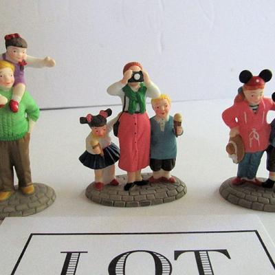 Dept 56 Disney Parks Family Figuines In Box