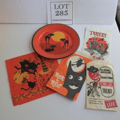 Vintage Halloween Lot: Paper Plate, Napkin, Treat Bags