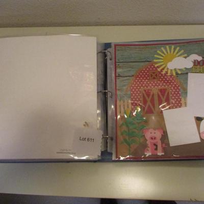 Scrapbook Albums w/pre-made pages