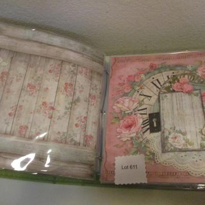 Scrapbook Albums w/pre-made pages