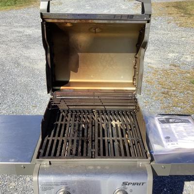 6285 Weber Spirit Propane Grill with Propane Tanks