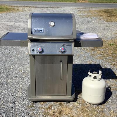 6285 Weber Spirit Propane Grill with Propane Tanks