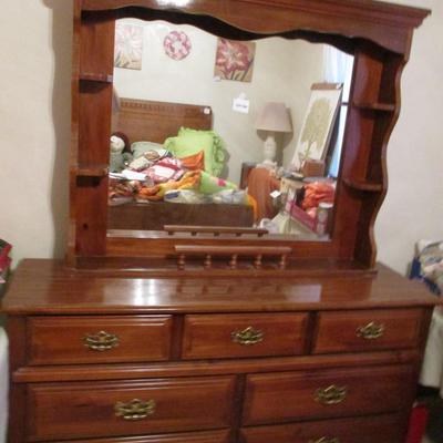 Broyhill Dresser