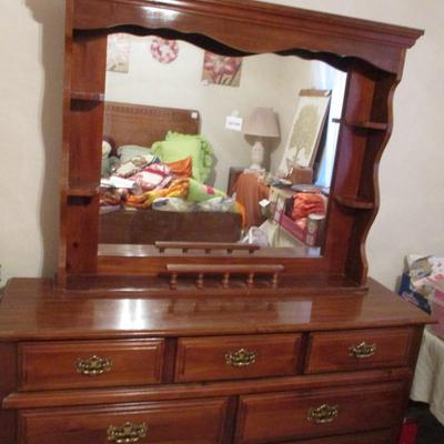 Broyhill Dresser