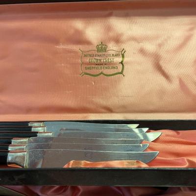 Crowncrest knife set