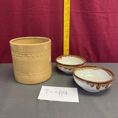 Utensil holder and two bowls