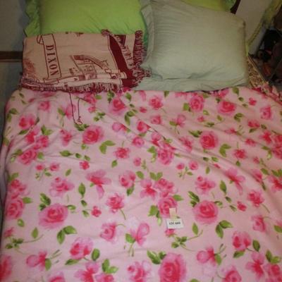 Afghan & Fleece Throw