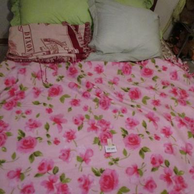 Afghan & Fleece Throw
