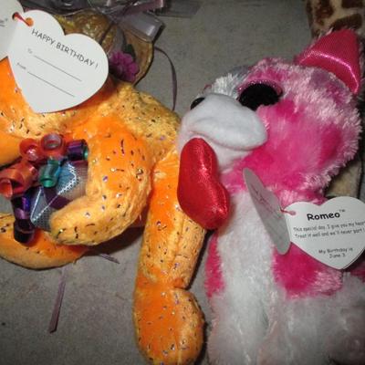 Habitat Collectibles/Stuffed Animals & Beanies