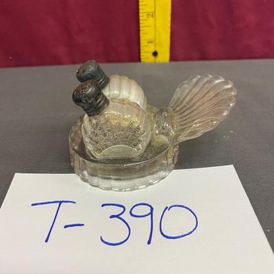 Vtg deco Pairette â€œTurkeyâ€ glass salt and pepper shakers