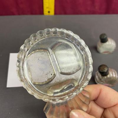 Vtg deco Pairette â€œTurkeyâ€ glass salt and pepper shakers