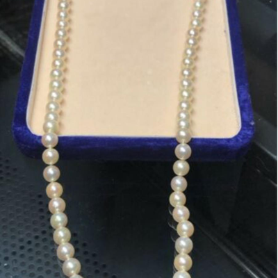 Original Victors Pearls with Original Box